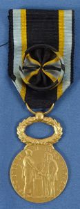 French Named 1936Mutual Aid Societies 40 Years of Service Medal