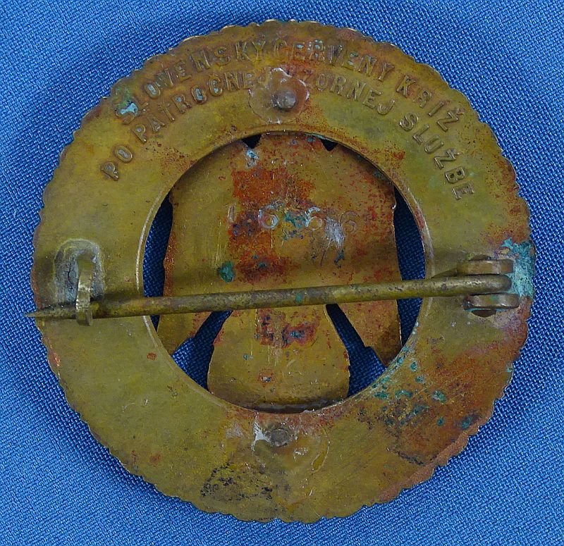 Numbered Slovak Red Cross Honor Badge — image 2