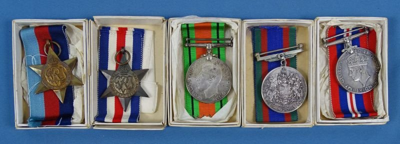 WWII Named Canadian 2nd Scottish MG Bn Medals, Documents, Insignia and Photograph Group — image 2