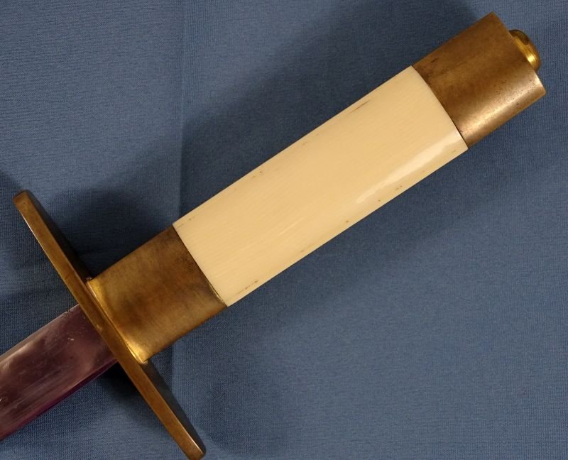 Monogrammed Presentation Model 1934 French Air Force Officer's Dagger — image 9