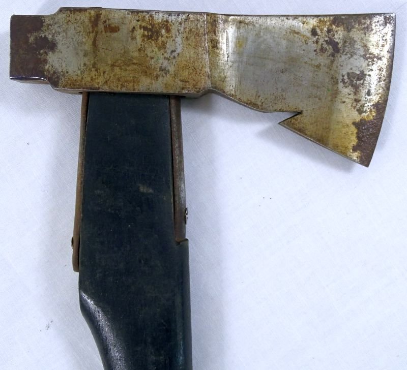 WWI Trench / Pioneer Ax with Cover — image 4