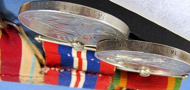 WWII Named South Africa POW Medal and Cap Badge Group — image 4