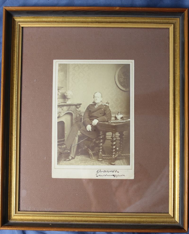 Signed Cabinet Card Photograph of Generalfeldmarschall von Moltke — image 2