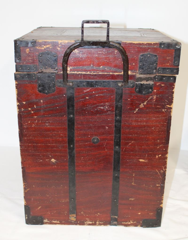 Japanese Edo Period Foot Soldier Samurai Armor With Helmet And Storage Box — image 10