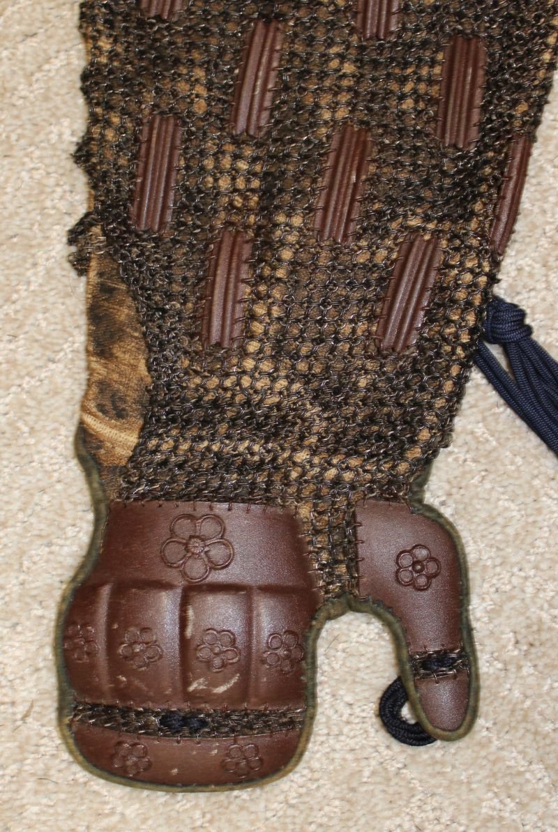 Japanese Edo Period Foot Soldier Samurai Armor With Helmet And Storage Box — image 19