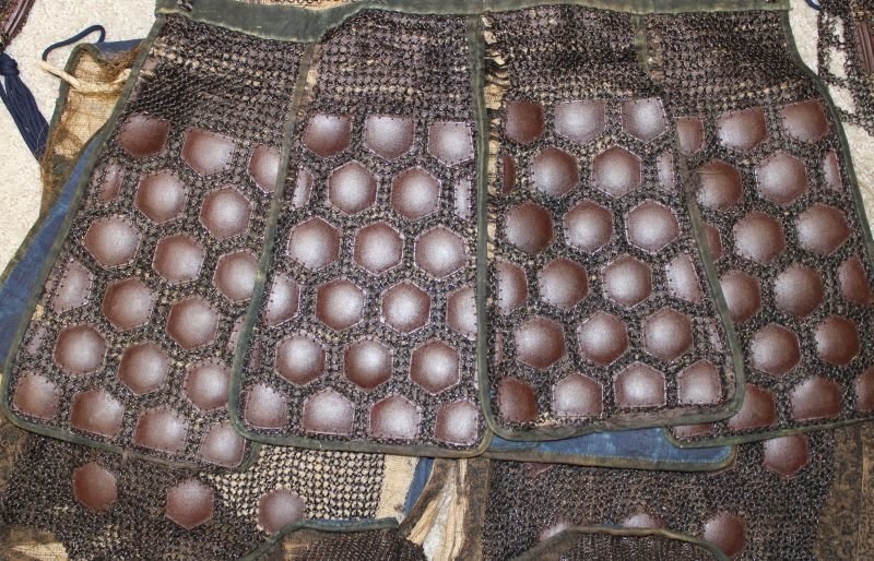 Japanese Edo Period Foot Soldier Samurai Armor With Helmet And Storage Box — image 2