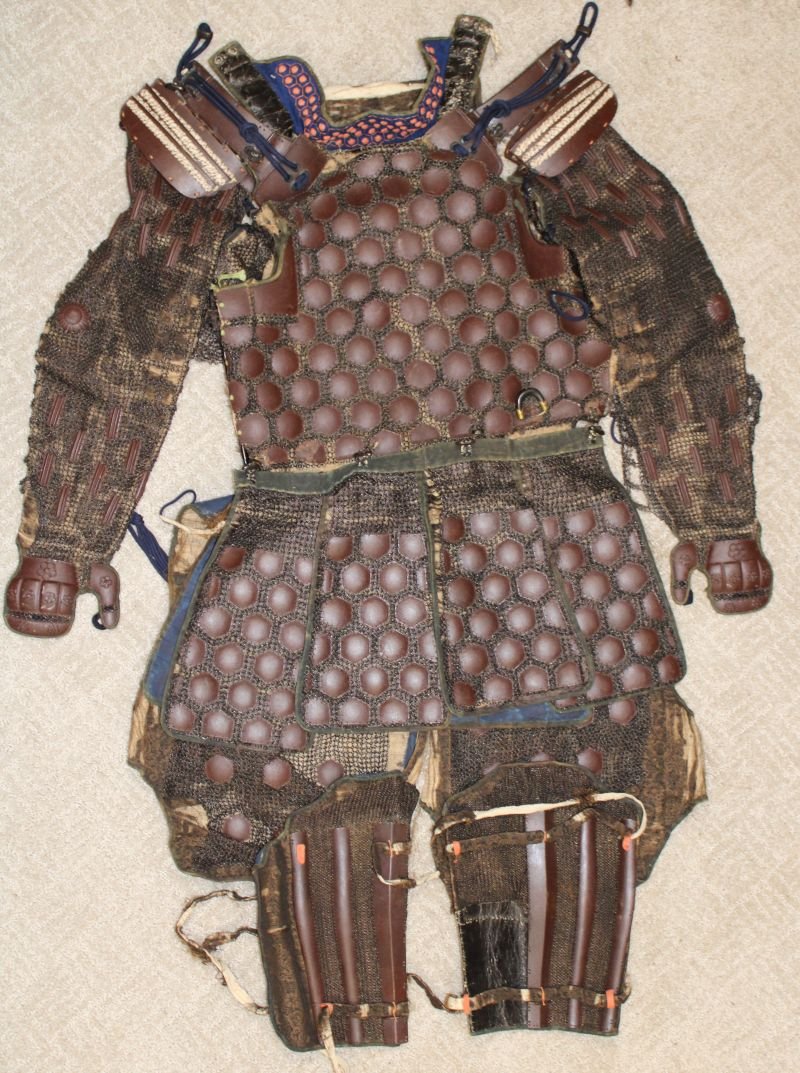 Japanese Edo Period Foot Soldier Samurai Armor With Helmet And Storage Box — image 3