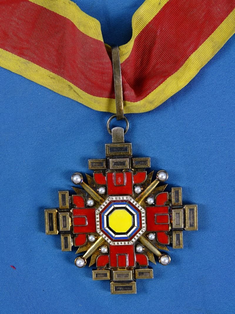 Manchuko Order of the Pillars of State 3rd Class Neck Cross — image 3