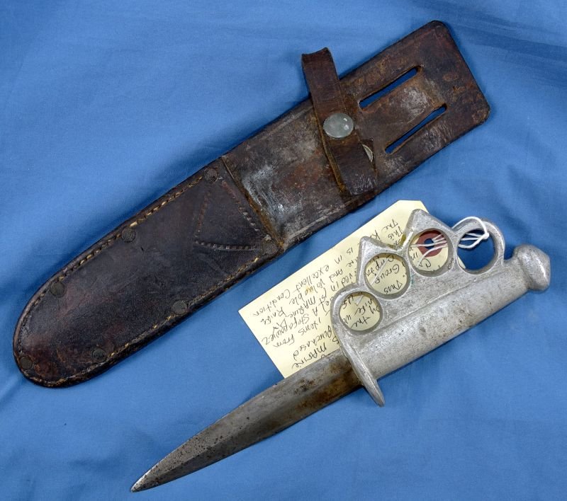 WWII Australian Made 'Knuckle Duster' Fighting Knife with Marine Corps Officer Attribution — image 2