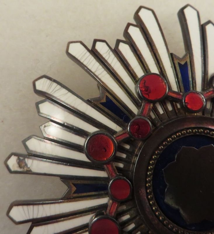 Japanese Sacred Treasure 2nd Class Breast Badge — image 3