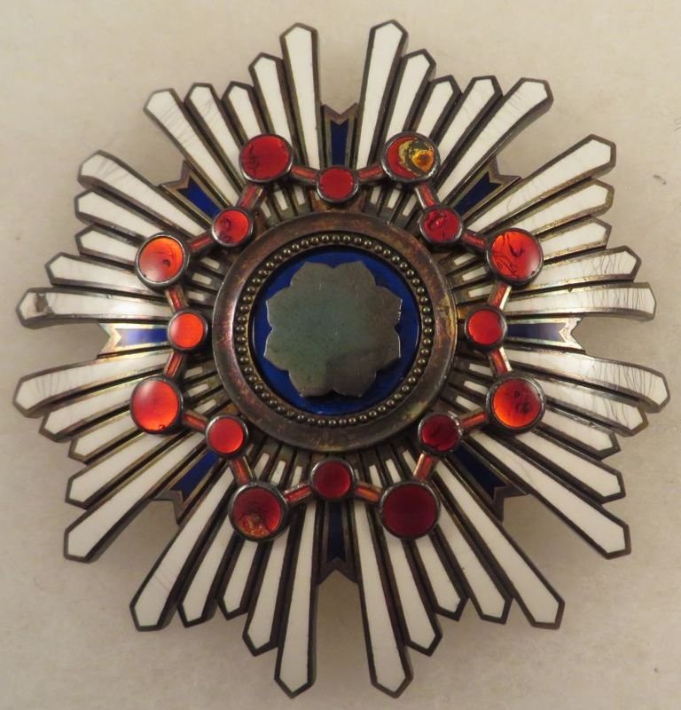Japanese Sacred Treasure 2nd Class Breast Badge — image 6