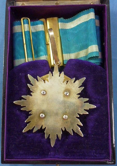 Cased Japanese Order of the Golden Kite 3rd Class — image 2