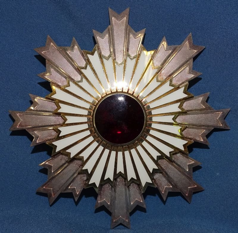 Cased Japanese Order of the Rising Sun 2nd Class — image 4