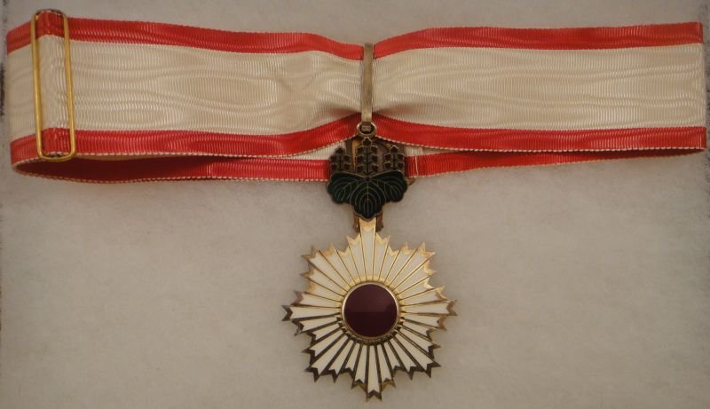WWII Japanese Order of the Rising Sun 3rd Class — image 2