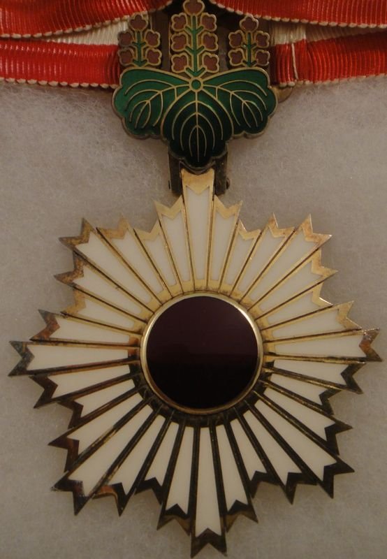 WWII Japanese Order of the Rising Sun 3rd Class — image 3