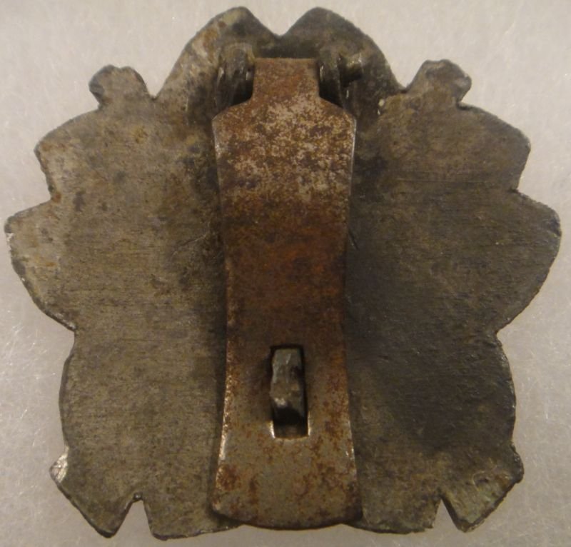 Japanese Model 1939 Marksmanship Badge — image 2