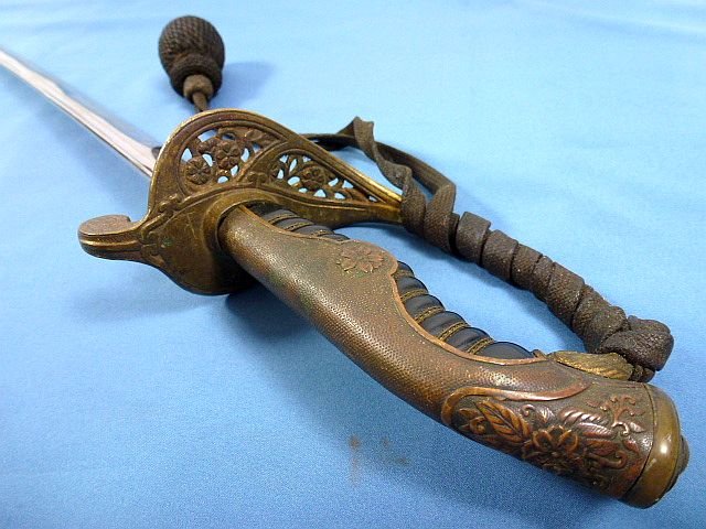 Type 19 Company Grade Officer Kyu-Gunto Sword — image 6