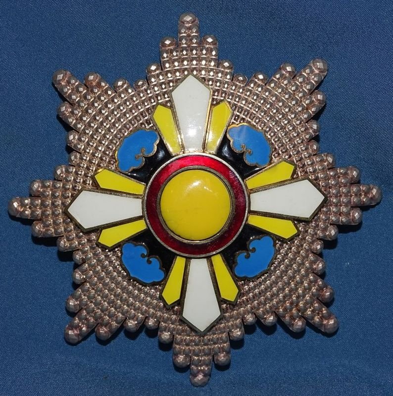 Manchukuo Order of the Auspicious Clouds 2nd Class — image 6