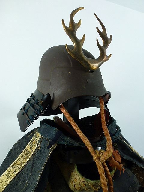 A Suit of Edo Period Japanese Samurai Armor — image 3