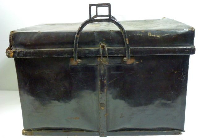 A Suit of Edo Period Japanese Samurai Armor — image 8