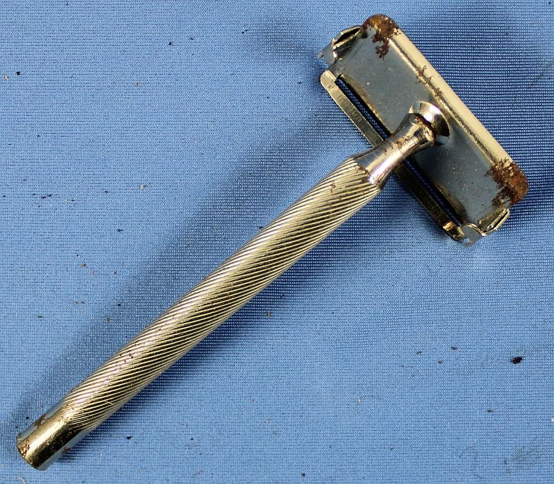 Boxed WWI Razor — image 2