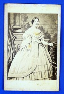 Civil War Carte de Visite: 'Mrs. Jeff Davis'