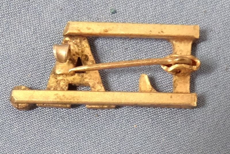 Gilt Louisiana Officer's Collar Insignia — image 2