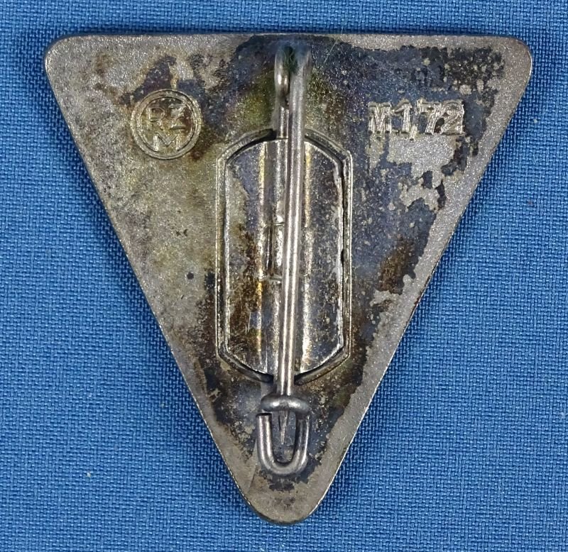 N.S. Frauenschaft Member Badge RZM M1/72 — image 2