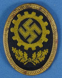 DAF Visor Cap Insignia