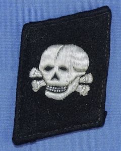 SS Officer Vertical Totenkopf Collar Tab
