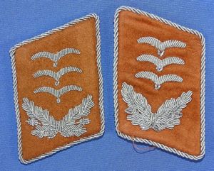 Luftwaffe Signal's Hauptmann Collar Tabs