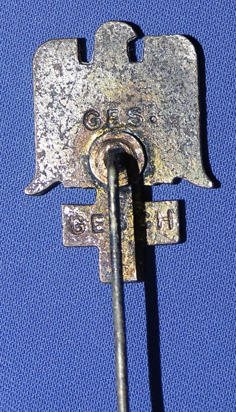 German Red Cross Lapel Pin — image 2