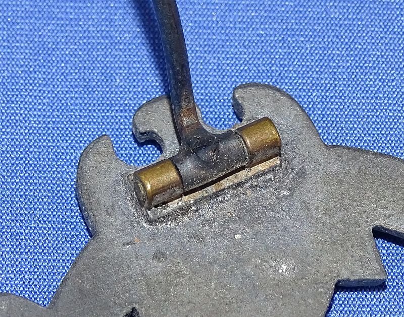 German Army Flak Artillery Badge by C.E. Junker — image 3