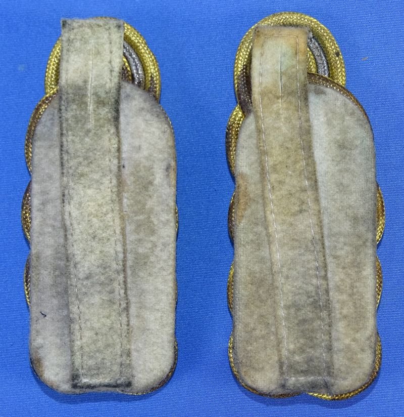 Pair of Luftwaffe Generalleutnant Shoulder Boards — image 2