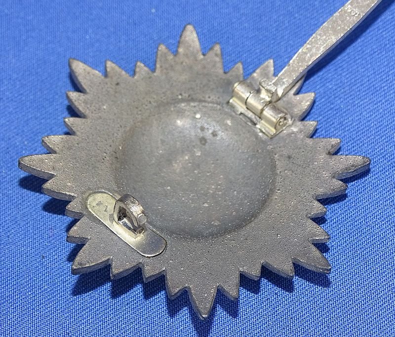 Eastern Peoples Decoration First Class in Silver Without Swords Marked '100' (Rudolf Wachtler & Lange) — image 3