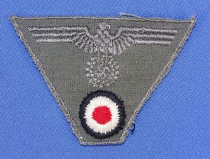 German Army EM/NCO Trapezoid M43 / Overseas Cap Insignia