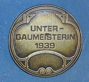 1939 Unter Gaumeisterin Badge