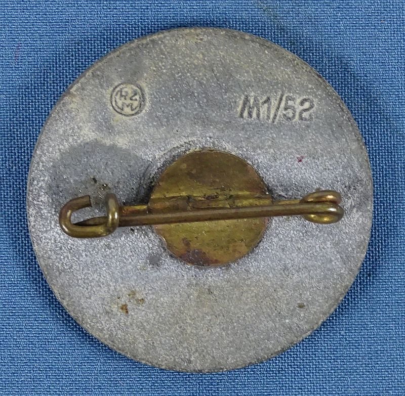 NSKK Kriegskraftfahrerin War Driver Badge RZM M1/52 — image 2