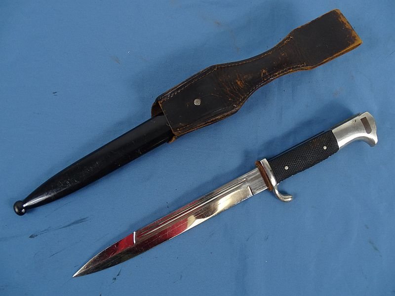 German Short K98 Dress Bayonet with Frog — image 3