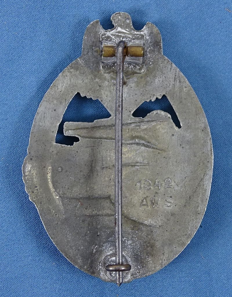 Uncommon German Army / Waffen SS Panzer Assault Badge in Silver by Arno Wallpach — image 2