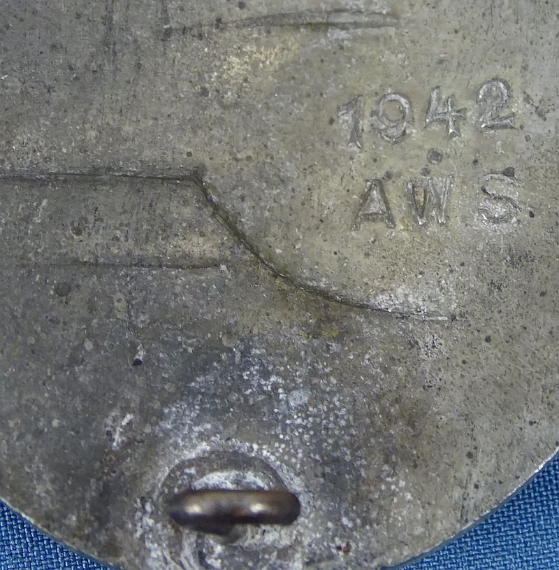 Uncommon German Army / Waffen SS Panzer Assault Badge in Silver by Arno Wallpach — image 4