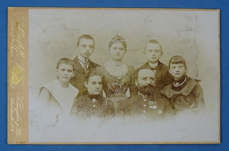 Franco-Prussian War Two Place Medal Bar with the Veteran's Family Photograph — image 4