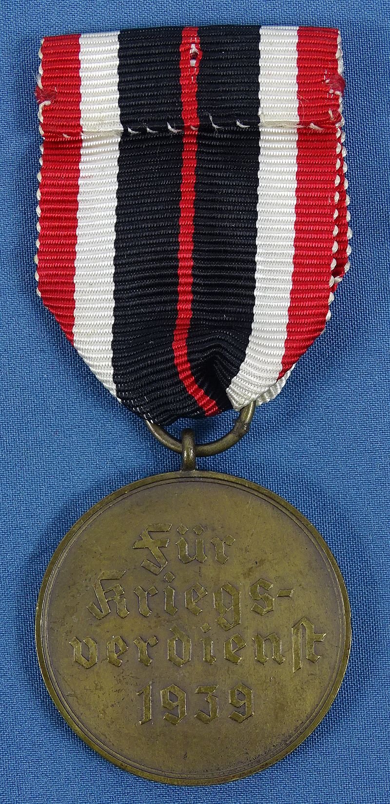 1939 War Merit Medal in Tombac — image 2