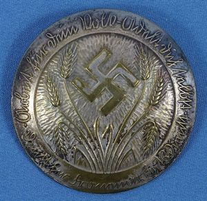 Numbered RAD Labor Service Deutscher Frauenarbeitsdienst Badge