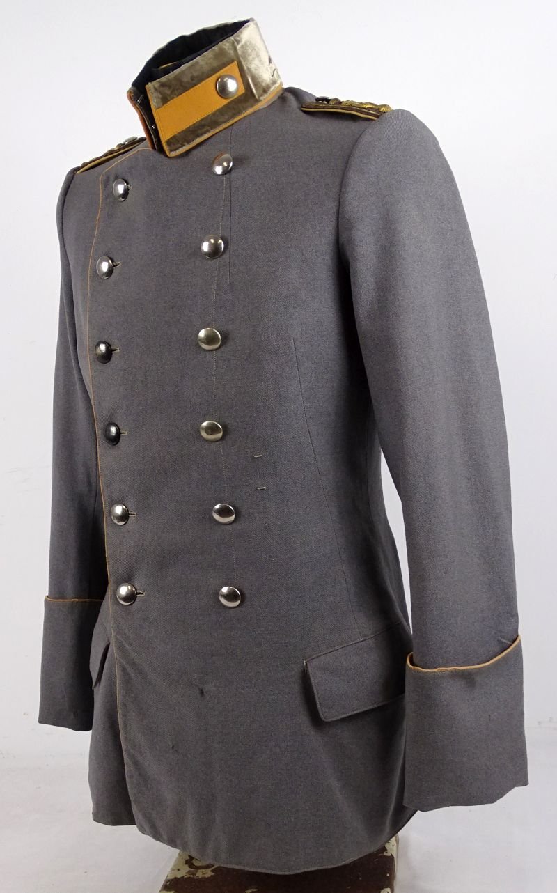 Imperial German Tunic of a Hauptmann of Infantry Regiment 124 (6.Wurttembergisches) 'Kaiser Wilhelm I' — image 2