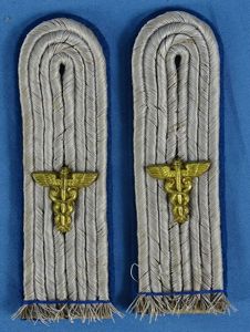 Pair of German Army Truppensonderdienst Administrative Officer Sew In Shoulder …