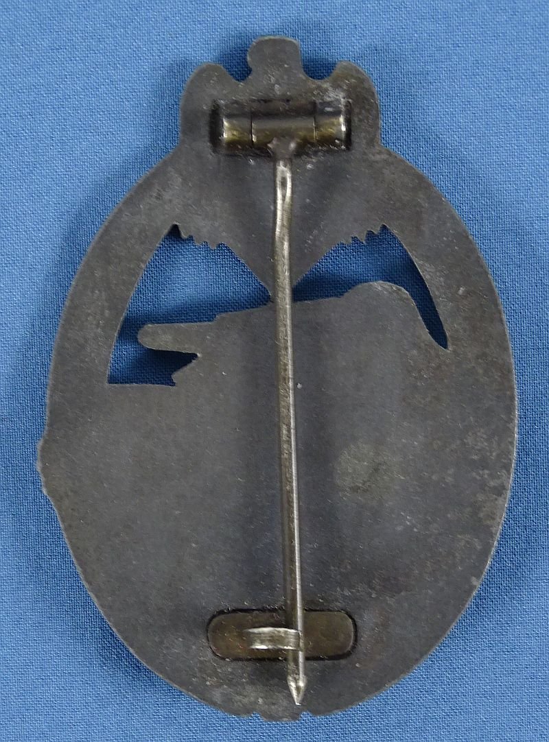 Panzer Assault Badge in Bronze — image 2