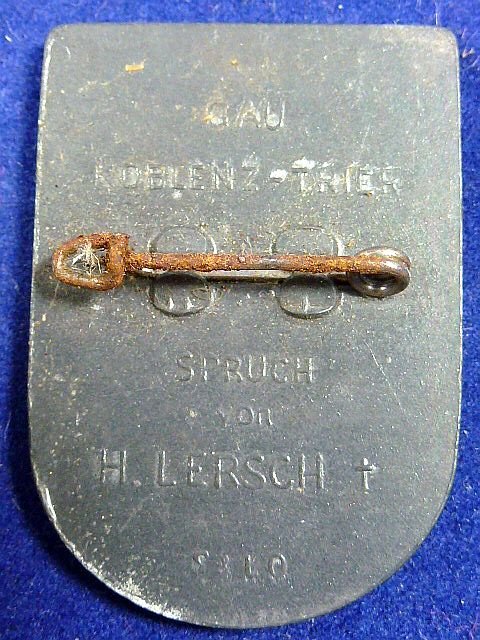 Third Reich Tinnie WHW Leuchte Scheine Gold 'Ne Sonne — image 2