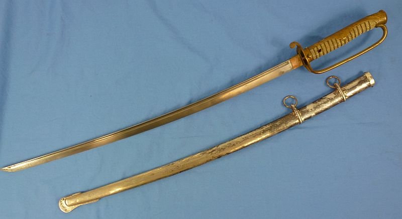 Meiji Period Japanese Kyu Gunto Sword with Family Mons Crest — image 3