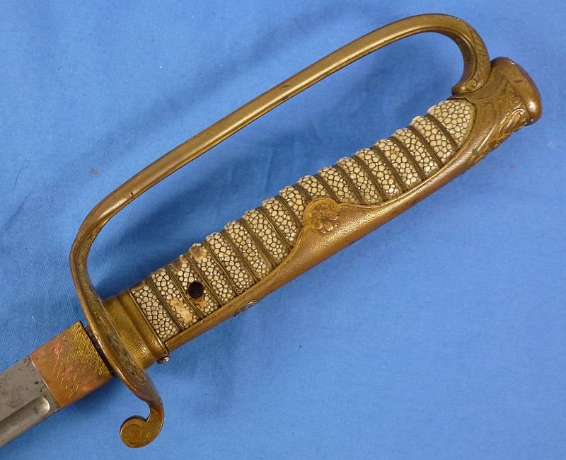 Meiji Period Japanese Kyu Gunto Sword with Family Mons Crest — image 6